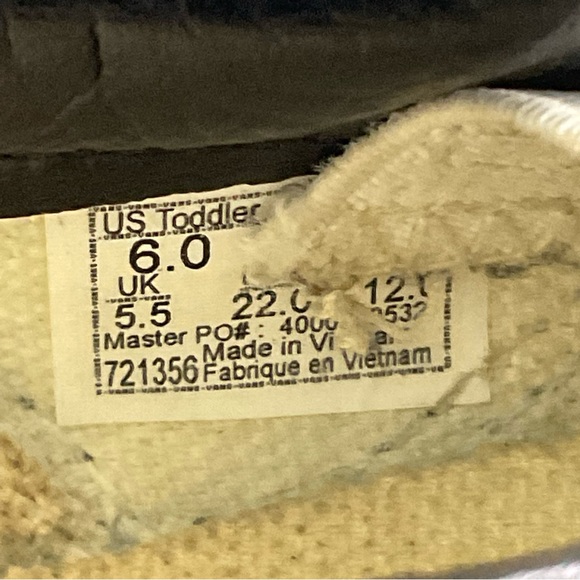 Vans and Croc Toddler shoe lot of three size 4 & 6 - Picture 10 of 13